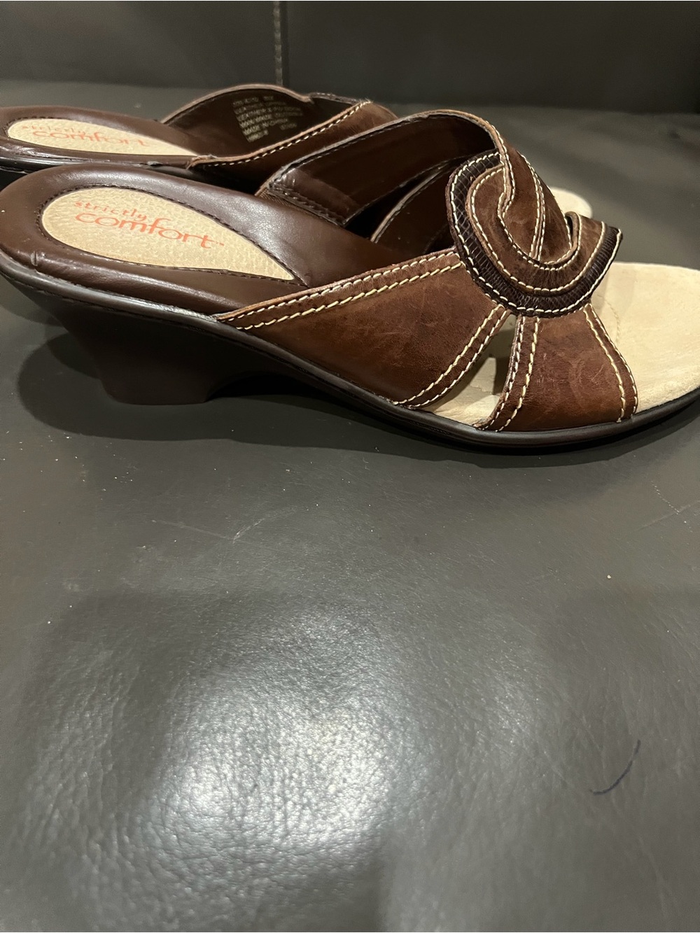 Strictly Comfort brown leather upper women"s size 8 M